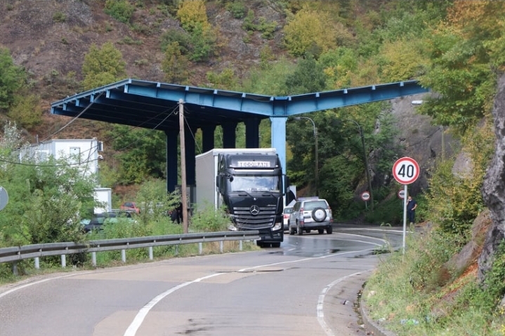 Sulmohet polici i Kosovës nga një serb në Jarinje