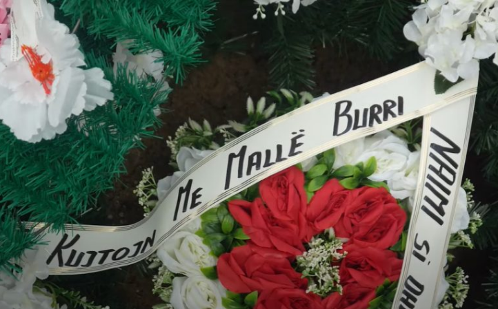 “E kujtojnë me mallë burri Naimi, si dhe…”: Kurora që e la Murseli te varri i Liridonës