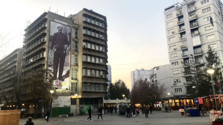 Brenda një dite zhduken dy vajza të mitura në Mitrovicë, njëra 13 dhe tjetra 14-vjeçare