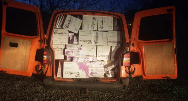 Konfiskohet një automjet në Zubin Potok, kontrabandonte cigare