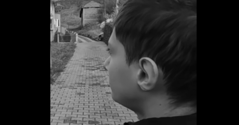 Që 14 vjet në kërkim të shërimit, historia e dhimbshme e të riut nga Mitrovica