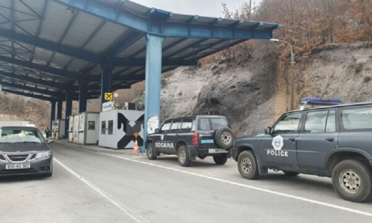 Raportohet se një automjet me dinarë u ndalua në Jarinjë