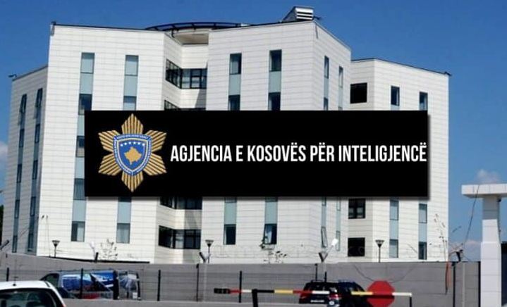 Hajni i hyri në shtëpi zyrtarit të AKI-së, i vodhi armën, dhe dokumente personale