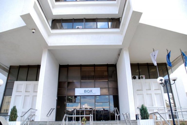 Dorëzohet BQK: Shtynë 3 muaj vendimin për dinarin – “e quan fazë tranzitore”