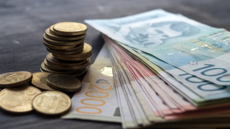 “Dinari serb”, Policia konfiskon mijëra dinarë e euro në filialin e Bankës Postare Kursimore në veri