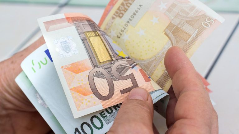 Kredi deri n’fyt: Kosovarët të varur nga bankat