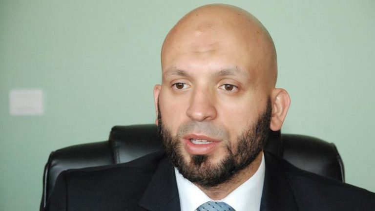 Gëzim Kelmendi komenton deklarimet e Shefqet Krasniqit për Shkurte Fejzën: E paska lavdëruar