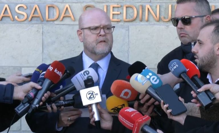 Hovenier demanton Qeverinë: Çështja e dinarit ka ndikuar në partneritetin SHBA – Kosovë