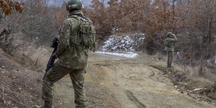 Shtimi i trupave të KFOR-it në prag të zgjedhjeve – A ka rrezik për eskalim të situatës së sigurisë në Kosovë?