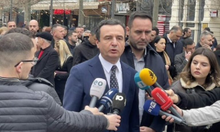 Kurti s’jep sinjale për shtyrje: Siç kaluan nga targat ilegale në RKS, do të kalojnë nga dinari në euro