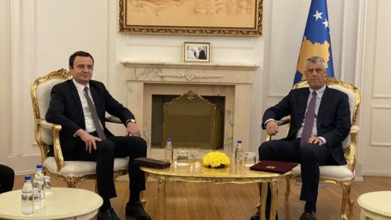 Kurti: Deputetët më 17 shkurt 2008 e shpallën pavarësinë, Thaçi u nënshkrua dhe e lexoi deklaratën