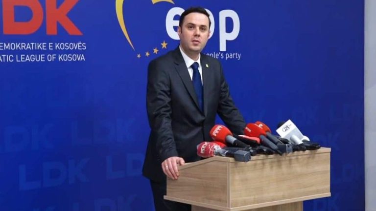 Abdixhiku godet Kurtin: Viti i katërt i pushtetit popullist, ndryshimet dhe projektet zhvillimore s’do të vijnë kurrë