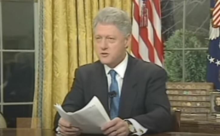 Momenti kur Bill Clinton dha urdhër për nisjen e bomardimeve të NATO’s mbi ushtrinë dhe policinë serbe