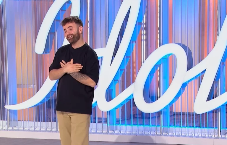Djaloshi nga Kosova pushton skenën e American Idol me këngën ‘Oj Kosovë, oj nëna ime’ – VIDEO