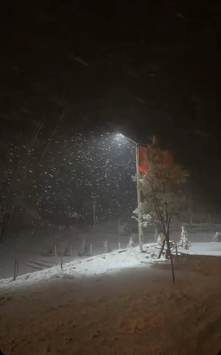 Dimër në pranverë, bora mbulon Kosovën