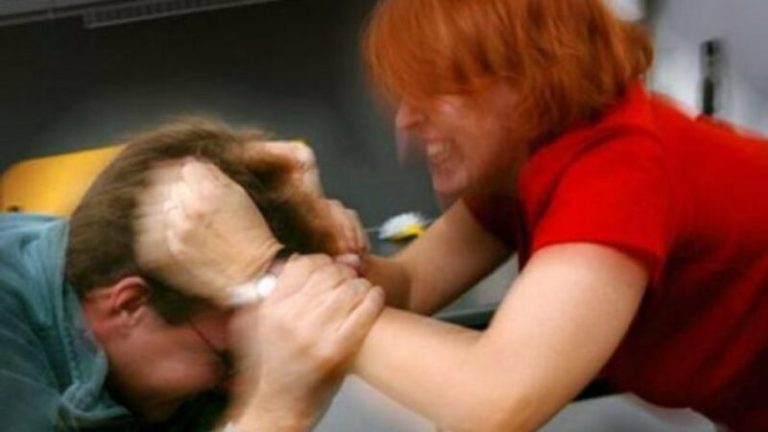 Burri sulmohet fizikisht nga dy femra – I raporton në polici