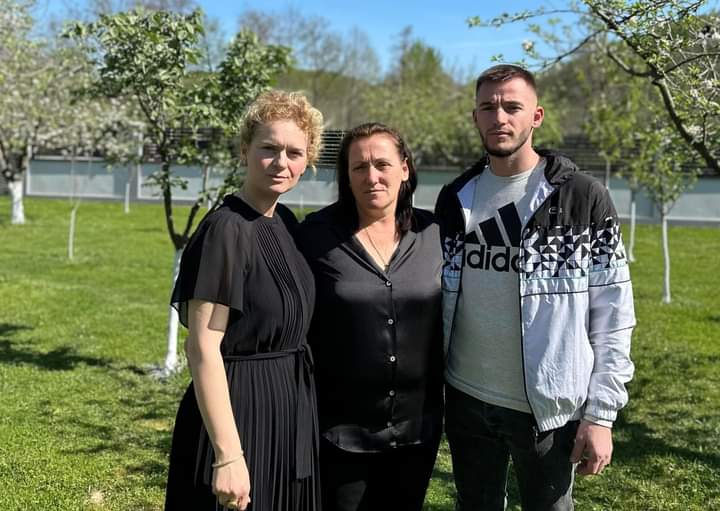 Nëna e Liridona Ademajt: S’po më besohet që nuk e kam më, kaniherë m’doket që është në Suedi