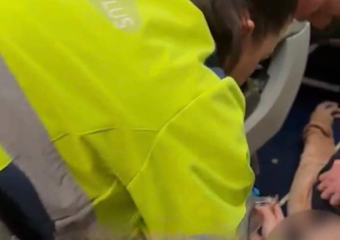Vdes një grua në aeroportin “Adem Jashari”, gjendja iu keqësua në aeroplan