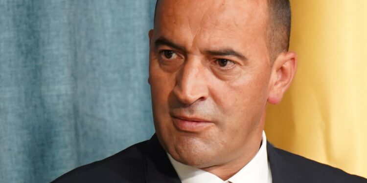 Haradinaj: Kurti nuk i ndalë dhuratat për Serbinë, pas tokave të Manastirit… priteni Zajednicën…
