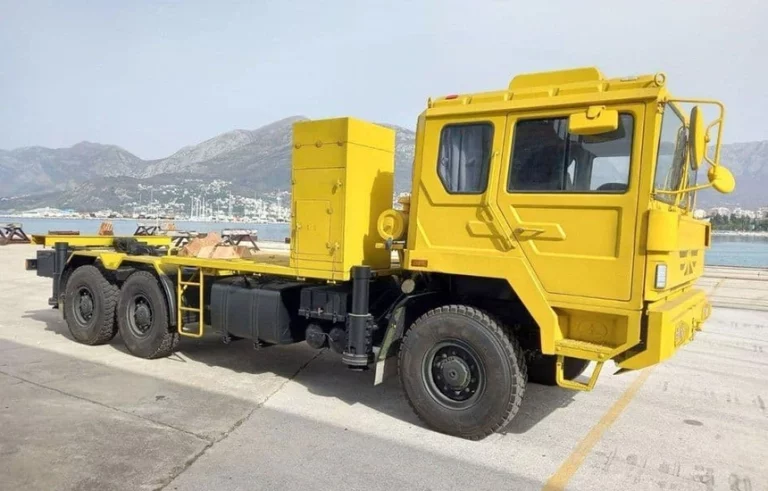 Serbia i maskon veturat ushtarake nga Kina si makina ndërtimi