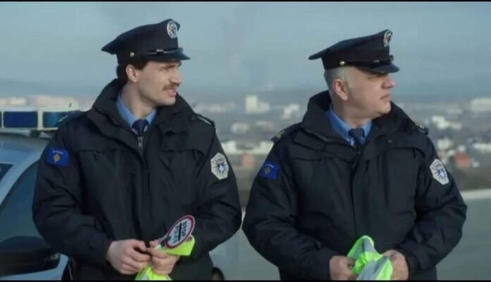 Qytetari sulmon policin pasi ia dënoi shokun që voziste pa patentë shofer