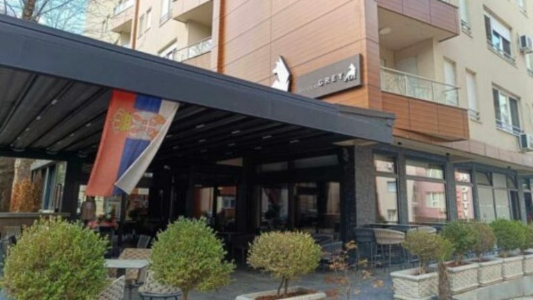 U vihen bllombat restoranit ‘Grey’ dhe banesës së Milan Radojiçiqit në Mitrovicën Veriore