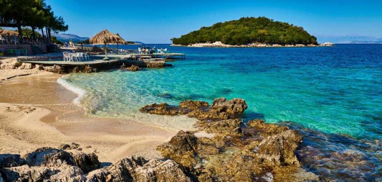 Shqipëria ka nevojë për 50 mijë punonjës gjatë sezonës turistike