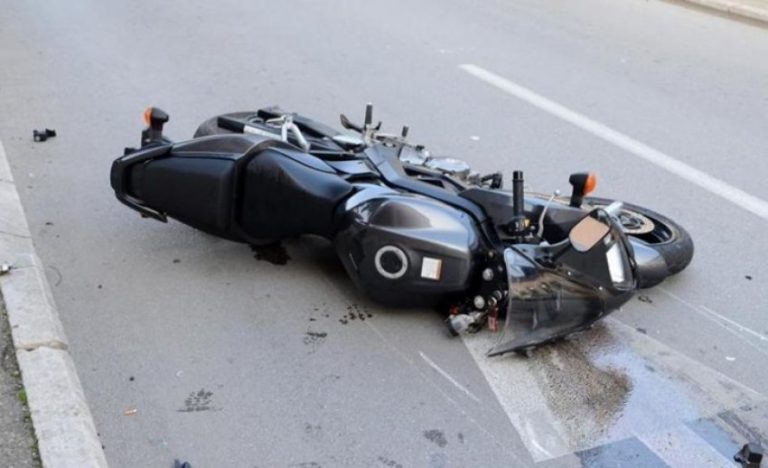 Humb jetën motociklisti pas aksidentit të rëndë në rrugën “Dëshmorët e Kombit”