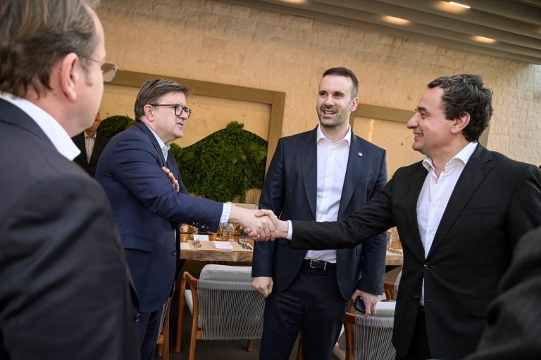Pamje nga Kotori: Kurti i buzëqesh O’Brien-it, ai nuk i jep qehre