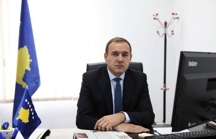 Ish-ambasadori kosovar ndan përvojen e tij me Kusari-Lilën: Është bashkëpuntore e zellshme e strukturave kriminale të Serbisë
