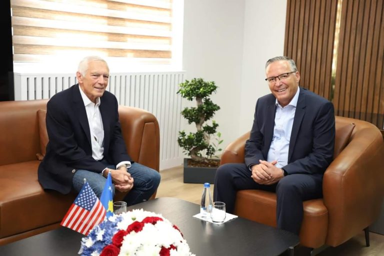 Bedri Hamza pret në takim “heroin” e Kosovës, gjeneralin Wesley Clark: Kosova është shtëpi e çdo amerikani
