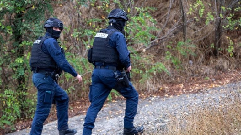 Policia e Kosovës konfiskon armë e municion në Zveçan