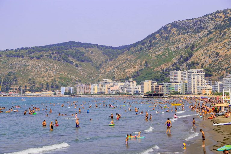 Media gjermane “Blick”: Vizitoni Shqipërinë vendin mesdhetar me pasuri historike dhe kulturore