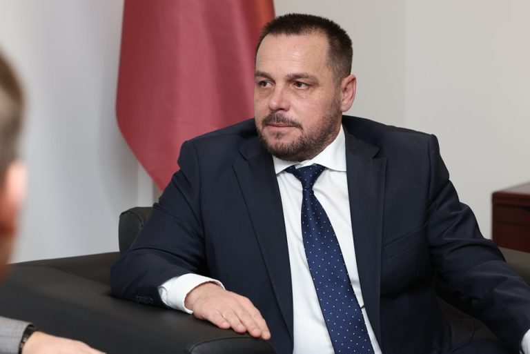 Maqedonci i përgjigjet Serbisë: Aleanca me Shqipërinë e Kroacinë nuk ka për synim të kërcënojë asnjë shtet, është mesazh për paqe