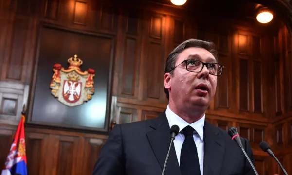 Opozita serbe – qeverisë së Vuçiqit: Vendosni sanksione kundër Rusisë, njihni Kosovën shtet