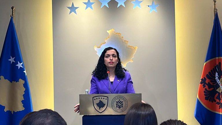 “Jan nis me t’vra”: Tjetër kërcënim me jetë në adresën e presidentes Osmani, publikohet Emaili