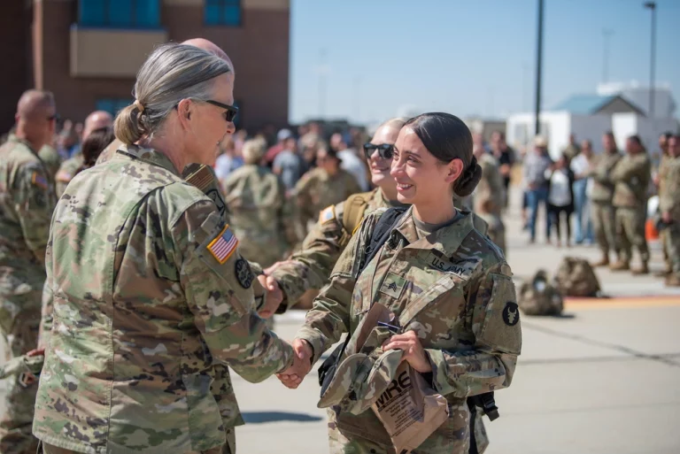 Një batalion prej njëqind ushtarësh amerikanë nisen për Kosovë