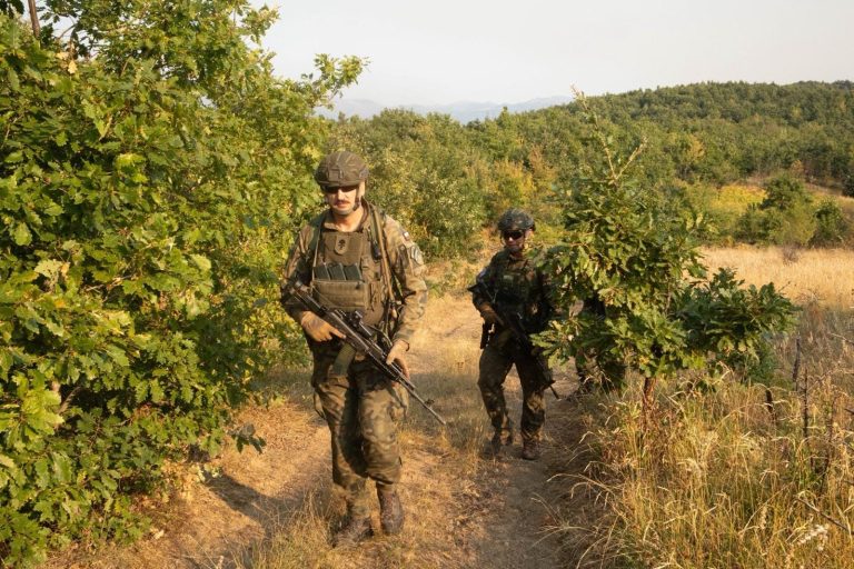 Ushtarët polakë në kuadër të KFOR-it kryen patrullime në vijën kufitare Kosovë-Serbi