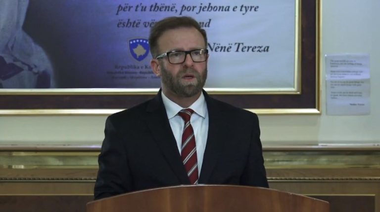 Ftesa e Kurtit për Abdixhikun, Abazi: Sa më larg tij, aq më afër Demokracisë
