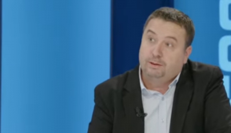 Skandali ndaj Osmanit në Shkup, Latifi: U patën çue peshë këndej e andej veç me hek qafesh Ali Ahmetin, tash korrni frytet e këtij budallaku lapidar dhe shijoni poshtnimin
