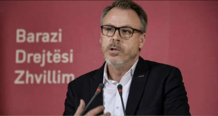 Zogiani i VV-së tallet me KFOR-in: Po e testojnë urën, është dashur të pritet raporti final i ministrisë
