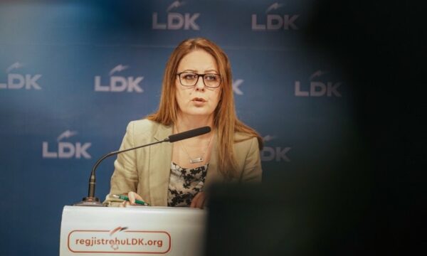 Bajrami: Murati s’ka përgjigje për bonot, mashtrimeve po ju vjen fundi