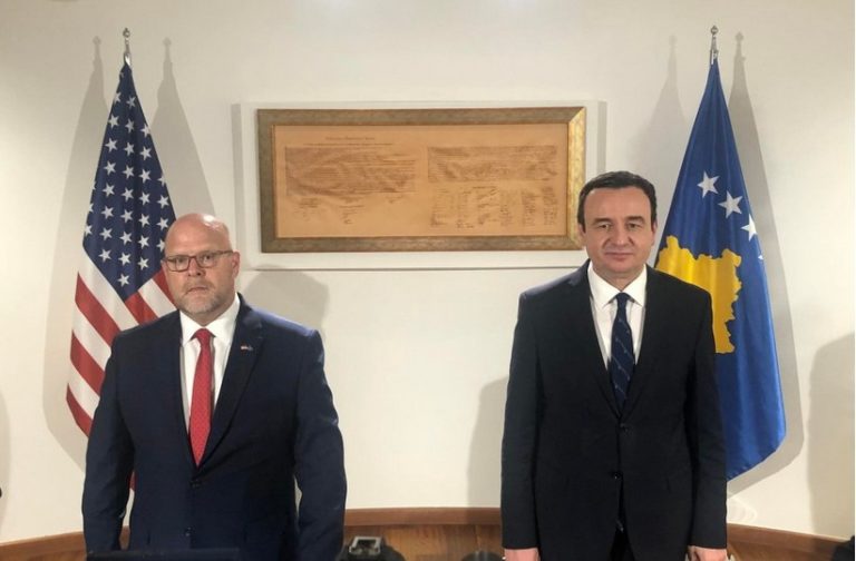 Hovenier thotë se SHBA’së i ka rënë entuziazmi ta mbështesë Kosovën për anëtarësim në organizata ndërkombëtare