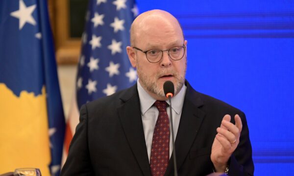 Hovenier: Përkushtimi i SHBA’së ndaj popullit të Kosovës është po aq i fortë sa kurrë më parë
