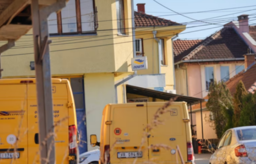 Posta e Serbisë thotë se janë ndaluar dërgesat postare për veriun e Kosovës