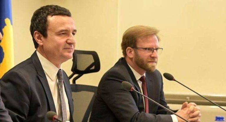 Abazi i quan fëmijërore sjelljet e Kurtit: Në botë kurrkujt s’i intereson për të, prandaj shkakton kriza me mbetë relevant