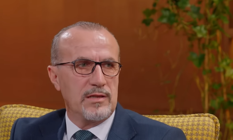 ‘Pacienti bleu vet kabllon elektrike për dializë’, Haxhiu: Kjo është gjendja e shëndetësisë në Qeverinë Kurti