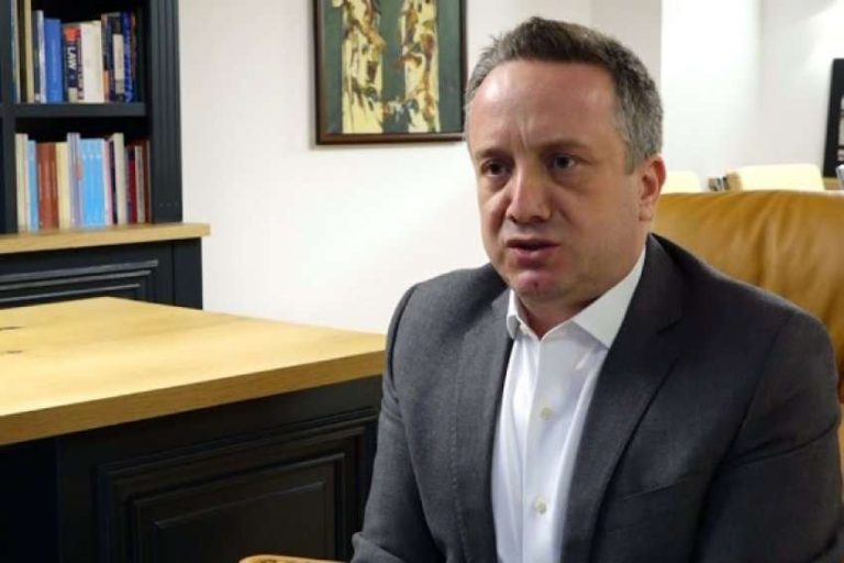 Pallaska paralajmëron se Kushtetuesja mund t’ia marr të drejtën e kandidimit për kryeparlamentar VV-së