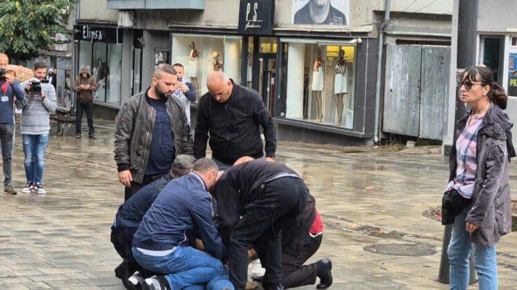 Politikani serb që u arrestua sot pasi fishkëlleu Kurtin në veri: Policia ishte korrekte, nuk pati dhunë
