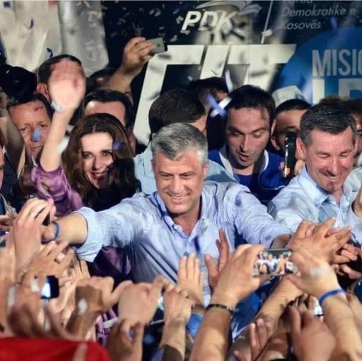 Përvjetori i themelimit të PDK-së, Çitaku poston foto me Thaçin dhe Veselin: 25 vjet punë e krenari